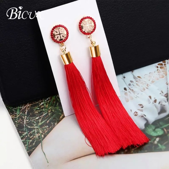 Jewelry - Long tassels drop earrings